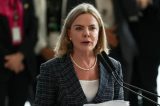 Gleisi defende encontro diplomático de Lula com presidentes pela democracia