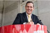 Prefeito de Garanhuns sanciona auxílio-alimentação de R$ 5 mil para si mesmo