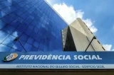 Empresas investigadas por descontos em aposentadorias fecham as portas