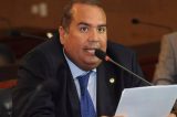 Deputado critica mudança de nome de colégio estadual e cobra qualidade na educação na Bahia