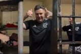 Influenciador preso em operação contra jogos de azar grava dentro de cela e posta nas redes Influenciador preso em operação contra jogos de azar grava dentro de cela e posta nas redes