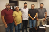 Marcos Lobo e o vereador Marcelo de Queridinho participam de reunião com Neto Carletto