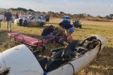 Avião cai e se parte ao meio, mas piloto sobrevive de forma milagrosa Avião cai e se parte ao meio, mas piloto sobrevive de forma milagrosa