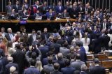Legislando do umbigo para baixo 