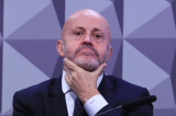 Relator chama ‘Careca do INSS’ de ladrão, advogado protesta e CPI tem bate-boca
