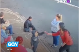 Motociclista perde o controle empinando e quase atinge família Motociclista perde o controle empinando e quase atinge família