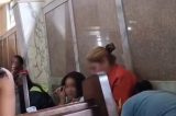 Fiéis se jogam no chão de igreja para se proteger de disparos durante tiroteio no RJ
