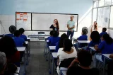 Cartão de crédito de R$ 3 mil para professores; saiba como pedir