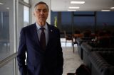 Lula assina aposentadoria de Barroso, que deixará STF no sábado