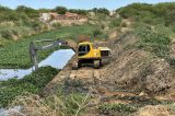 Prefeitura de Juazeiro intensifica limpeza de canais e reforça combate às muriçocas. Município garante R$ 110 milhões para obras de urbanização e drenagem