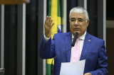 Oposição apresenta pedido de impeachment de Alexandre de Moraes e Flávio Dino