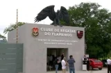 Justiça absolve todos os réus por incêndio no Ninho do Urubu que matou 10 jovens