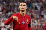 Cristiano Ronaldo se torna o 1º jogador bilionário da história do futebol