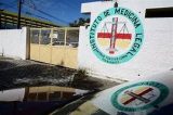 Homem é morto e adolescente fica ferido dentro de casa no Recife