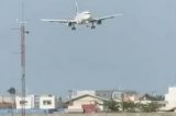 Avião pousa de lado devido à forte ventania em Santa Catarina