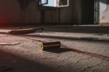 Mãe atira com espingarda na filha durante confusão familiar