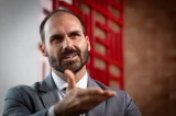 Governador bolsonarista chama Eduardo Bolsonaro de ‘louco’ e diz que ele está ‘falando bobagem’