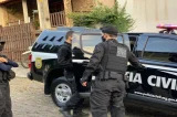 Homem morre esfaqueado após flagrar namorada com o ex-marido Homem morre esfaqueado após flagrar namorada com o ex-marido