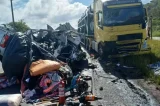 Homem morre e outro fica gravemente ferido em colisão frontal entre caminhão e caminhonete na BR-101