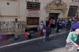 Cozinheiro encontra corpo dentro de freezer em centro de acolhimento