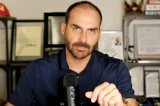 Eduardo Bolsonaro vai para cima das “prostitutas” que o traíram