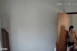 Para furtar calcinhas, homem invade apartamento de vizinha por quase um ano; veja vídeo Para furtar calcinhas, homem invade apartamento de vizinha por quase um ano; veja vídeo