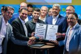 Prefeito Andrei e governador Jerônimo assinam convênios e entregam títulos de regularização fundiária a empreendimentos do Distrito Industrial de Juazeiro
