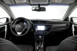 Por que sedã da Toyota fracassou no Brasil e hoje é uma ótima opção