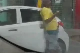 VÍDEO: Agente penitenciário saca arma durante briga em bar no interior da Bahia