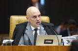 Moraes joga pesado