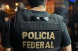 Deputado tenta se livrar de celulares jogando pela janela durante batida da Polícia Federal