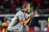 Ex-técnico do Vitória, Thiago Carpini é anunciado por rival nordestino