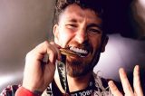 Casal improvável? Leo Pereira deixa festa do Flamengo acompanhado de atleta famosa; saiba quem