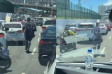 VÍDEO: Médico do Samu desce de ambulância para liberar trânsito durante emergência em Salvador VÍDEO: Médico do Samu desce de ambulância para liberar trânsito durante emergência em Salvador