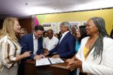 Governo da Bahia assina acordo relativo ao piso do magistério