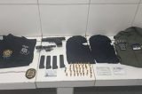 Homem é preso se passando por PM com armas e uniformes