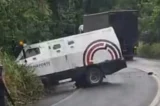 Acidente grave envolvendo carro-forte termina com três mortos na Bahia