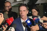 Médicos investigam possível reação de Bolsonaro a combinação de remédios Médicos investigam possível reação de Bolsonaro a combinação de remédios