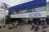 Seguranças são baleados dentro de agência da Caixa na Bahia