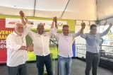 Zé Cocá divide palanque com Jerônimo, Rui e Wagner em Jequié