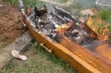Criminosos invadem cemitério e ateiam fogo em caixão de rival na Bahia