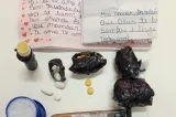 Homem é flagrado ao tentar entrar em presídio com tadalafila, creme de massagem e carta de amor na cueca