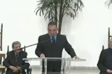 Pastor causa revolta ao admitir agressão contra o filho em culto