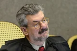 Acusação contra o ministro do STJ Marco Buzzi em praia enseja debate sobre tipificação penal