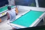 VÍDEO: Assessor parlamentar é morto com tiros na cabeça em bar na cidade de Eunápolis