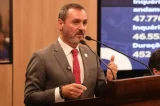 Diretor da PF afirma que corporação apreendeu R$ 9,5 bilhões do crime organizado no ano de 2025, um recorde
