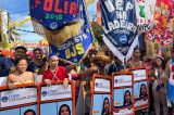 Foliões se fantasiam de ônibus da Logo Caruaruense com críticas a Raquel Lyra
