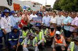 Em Juazeiro, governador entrega ambulância e autoriza obras na Orla pelo Novo PAC