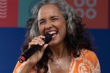 Carla Visi faz desabafo e critica padrões do mercado musical: ‘Não canto porcaria’