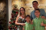 Mãe de filhos mortos por secretário não escreveu carta; entenda o que é fato, o que é boato e como a vítima virou alvo de ataques